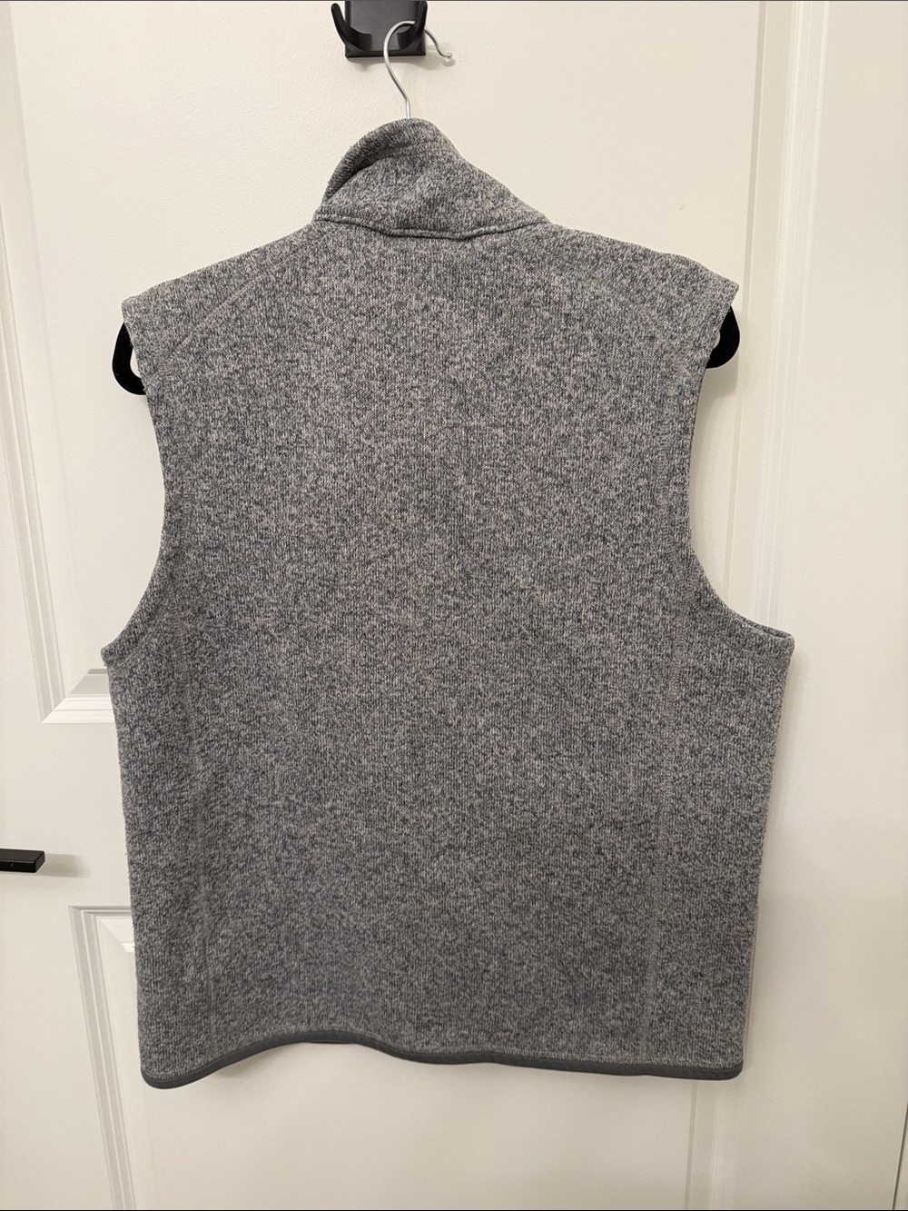 Patagonia Men’s Heather Gray Full-Zip Fleece Vest - Picture 4 of 4